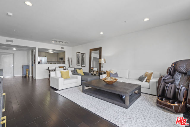 436 S Virgil Avenue, Los Angeles CA: https://media.crmls.org/mediaz/6a03a744-2518-4df6-8c42-33a12f751dbe.jpg