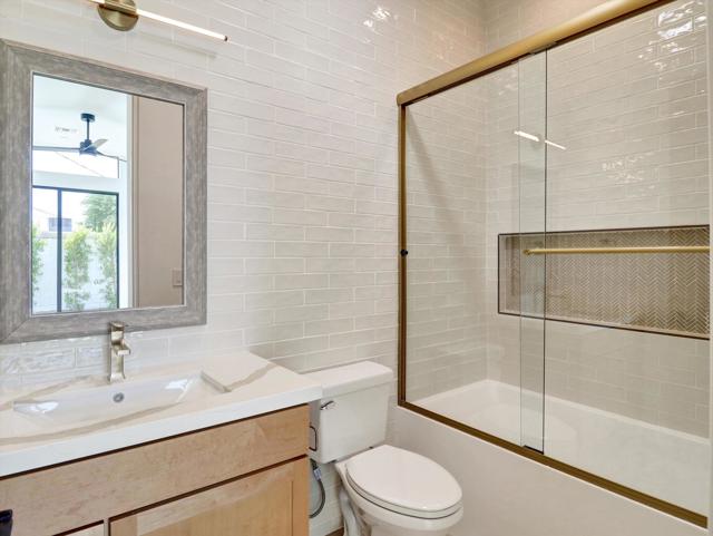 52120 Avenida Alvarado, La Quinta CA: https://media.crmls.org/mediaz/6a03a85a-d241-4172-93e5-15526539d129.jpg