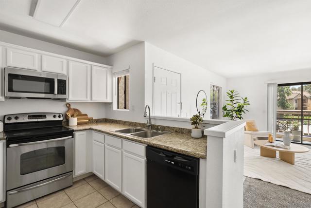 12191 Cuyamaca College Dr E, El Cajon CA: https://media.crmls.org/mediaz/6a05c663-5768-46fb-9d88-db96f6e02797.jpg