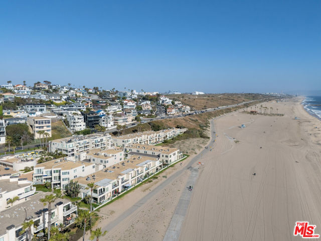 7301 Vista Del Mar, Playa del Rey CA: https://media.crmls.org/mediaz/6a05f766-eb1f-478c-b1d4-6772676e339f.jpg