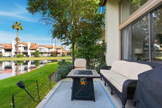 79798 Olympia, La Quinta CA: https://media.crmls.org/mediaz/6a0630f8-2977-4539-a136-d7a6c472d56d.jpg