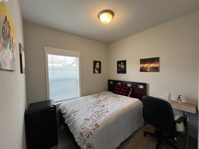 1515 N Milpitas Blvd, Milpitas CA: https://media.crmls.org/mediaz/6a06a32e-6028-488b-9970-513ac2aa85f1.jpg