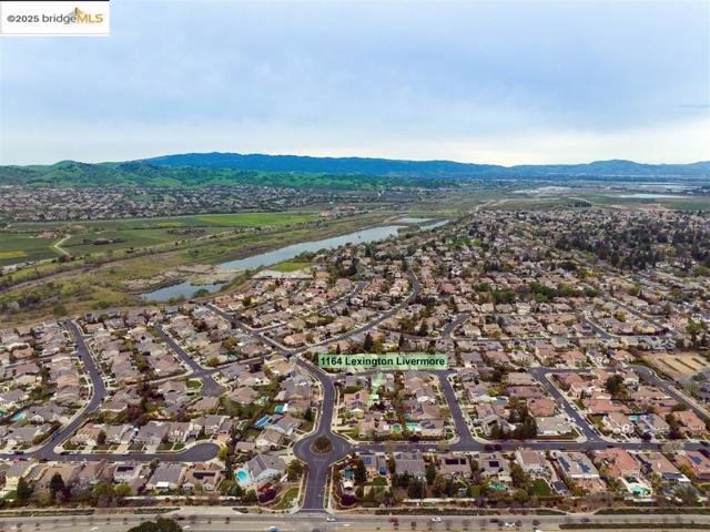 1164 Lexington Way, Livermore CA: https://media.crmls.org/mediaz/6a07011a-d1e2-416d-bdef-66a237905ee4.jpg