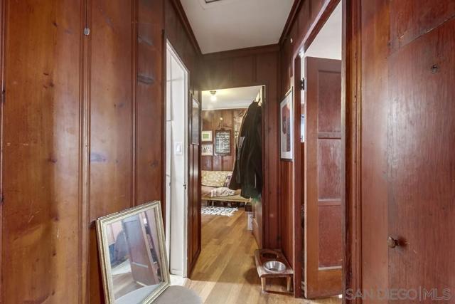 2119 Bacon St, San Diego CA: https://media.crmls.org/mediaz/6a073d83-8308-4142-b07e-8774898c5cac.jpg