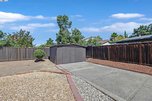 1849 Springsong Dr, San Jose CA: https://media.crmls.org/mediaz/6a075f5d-0d1e-48ce-be8b-62d63840f755.jpg