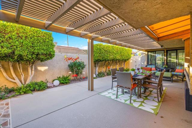 44 Acapulco Drive, Palm Desert CA: https://media.crmls.org/mediaz/6a07b21a-0a2f-4e7f-a36b-d37d7d69aa65.jpg