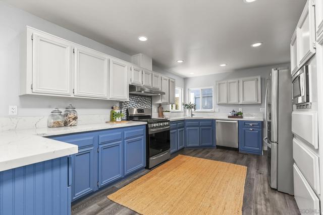 5188 Weymouth Way, Oceanside CA: https://media.crmls.org/mediaz/6a08077e-8114-4bde-af9d-c8a445ff0d10.jpg