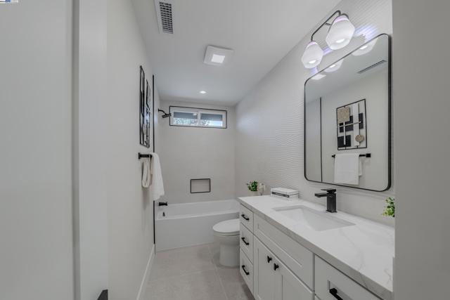 311 Foxboro Ct, San Ramon CA: https://media.crmls.org/mediaz/6a08873e-e022-4d05-bf40-d3bdef29c2f6.jpg