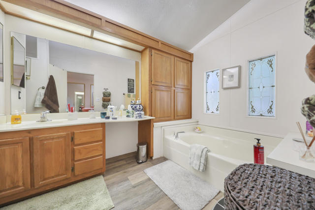 25 Pampas Lane, Palm Desert CA: https://media.crmls.org/mediaz/6a096c52-63cf-4341-840e-ce9540737d0c.jpg