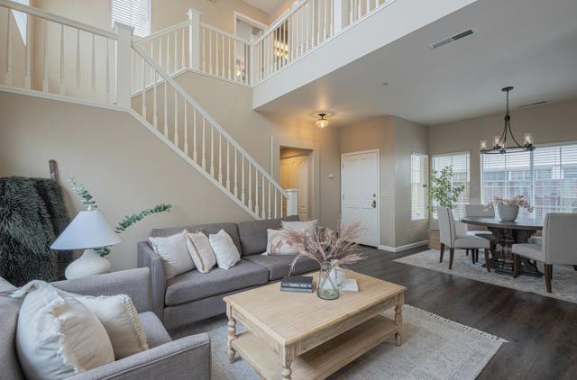 18106 Stonehaven, Salinas CA: https://media.crmls.org/mediaz/6a09b41f-9130-47e4-98e7-ff59bca45db4.jpg