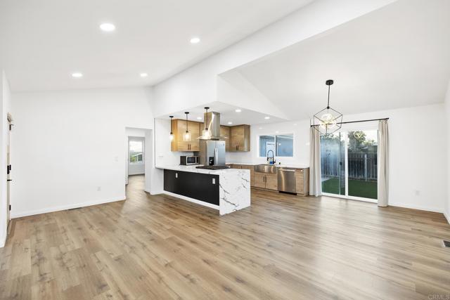 12694 Jackson Heights Drive, El Cajon CA: https://media.crmls.org/mediaz/6a0a4bee-c991-4f94-8d7b-b0d938e2a4d9.jpg