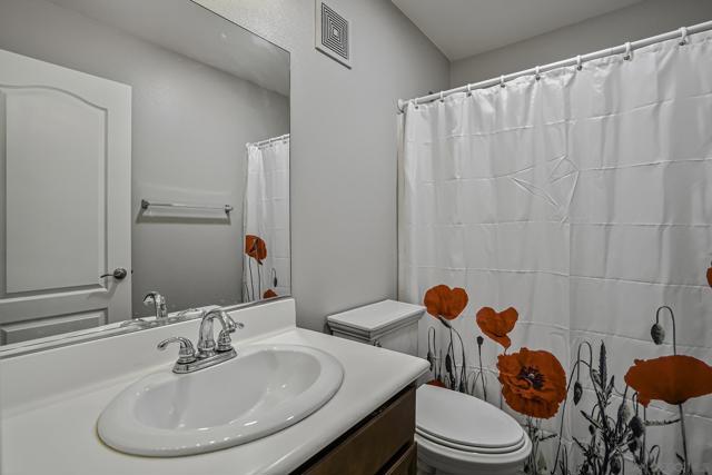 10 Via Montisi, Santee CA: https://media.crmls.org/mediaz/6a0aa583-28a3-4eec-b8cb-3f97851988d3.jpg