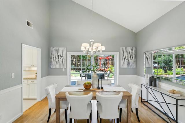 213 Yarborough Lane, Redwood City CA: https://media.crmls.org/mediaz/6a0ae795-edfd-47a7-b1e4-112dd618aeaa.jpg