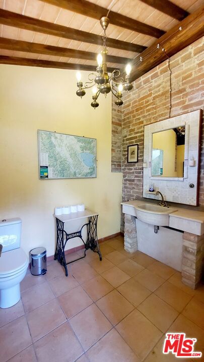 10 Via San Lorenzo, Umbria, ITALY,  CA: https://media.crmls.org/mediaz/6a0b4130-ab64-47b9-8f9c-73a9ca01162f.jpg