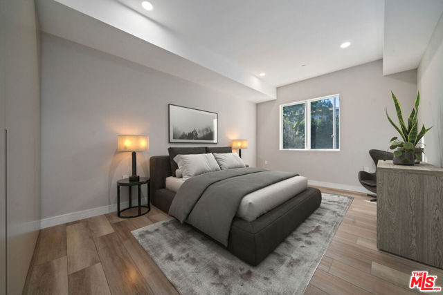 160 N La Peer Drive, Beverly Hills CA: https://media.crmls.org/mediaz/6a0bdcdc-9953-4db3-aa36-3b1ee6634e35.jpg