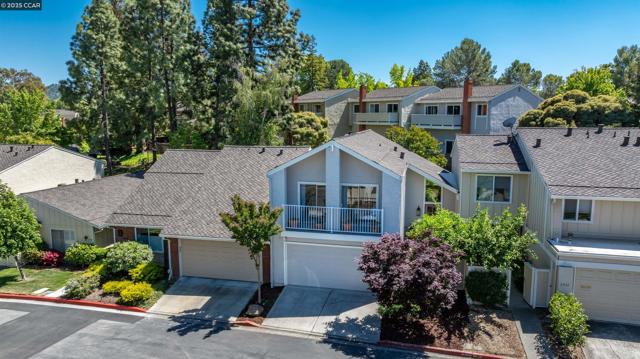 1513 Siskiyou Dr, Walnut Creek CA: https://media.crmls.org/mediaz/6a0d16c2-15cf-44d5-a349-a54a3f2b0d71.jpg