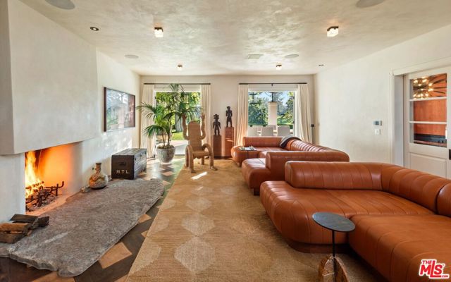 Image 26 of 61 For 9966 Sunset Boulevard