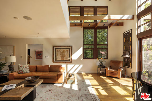 2669 Harlesden Court, Los Angeles CA: https://media.crmls.org/mediaz/6a0e9308-c9d8-4aa1-8d08-406c039513de.jpg