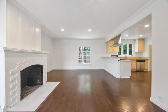 1430 Pepper Drive, Pasadena CA: https://media.crmls.org/mediaz/6a0fa221-b9e4-46e0-af3e-d05e3c3acc00.jpg