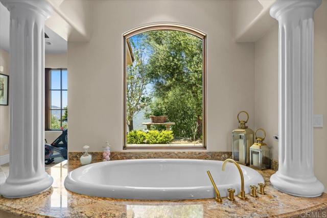 18320 VIA AMBIENTE, Rancho Santa Fe CA: https://media.crmls.org/mediaz/6a0fd21a-1919-4ea8-8f46-1c533fd34a43.jpg