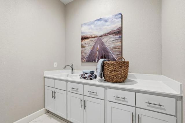 Image 37 of 69 For 18664 White Moon Drive