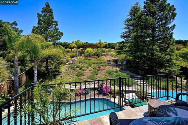 635 Canyon Crest Rd. E., San Ramon CA: https://media.crmls.org/mediaz/6a10915d-fa0f-48a6-98ee-9d3cb49aebdf.jpg