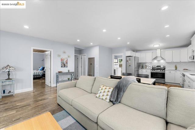 2016 104th AVE, Oakland CA: https://media.crmls.org/mediaz/6a117d8f-aacc-4297-b70f-244bddb122c1.jpg