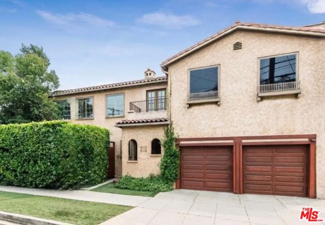 5112 Edgewood Place, Los Angeles CA: https://media.crmls.org/mediaz/6a1187b8-50d9-46a2-b2d8-39f1e601645c.jpg
