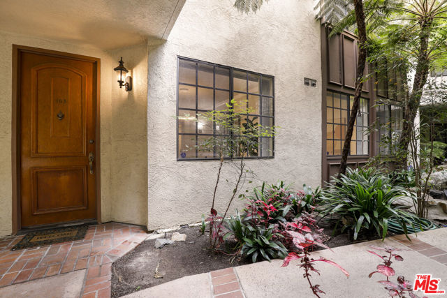 11939 Gorham Avenue, Los Angeles CA: https://media.crmls.org/mediaz/6a132c26-404f-4964-b40b-84de0eb91800.jpg