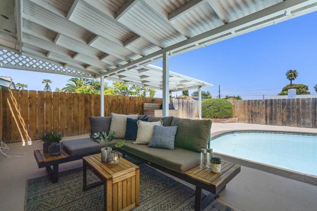 5768 CAMBER DR, San Diego CA: https://media.crmls.org/mediaz/6a135a45-cb01-4244-b447-64971a6522d3.jpg