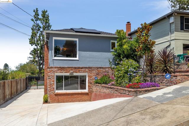 Image 5 of 55 For 4115 39th Ave