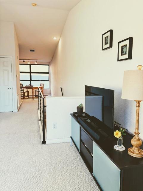 400 N 1st Street, San Jose CA: https://media.crmls.org/mediaz/6a13e485-1da3-4573-a8d6-5541d544696f.jpg