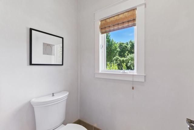 45 Sneckner Court, Menlo Park CA: https://media.crmls.org/mediaz/6a140655-614e-45b2-a4bc-496765e23e12.jpg