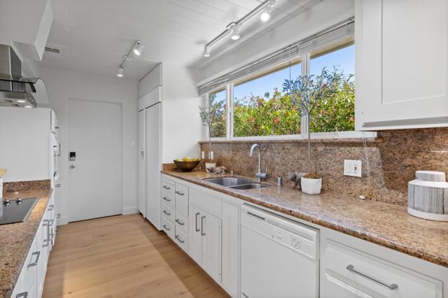 2989 Dolores Way, Burlingame CA: https://media.crmls.org/mediaz/6a14518e-f808-4799-a629-89a5146980f9.jpg