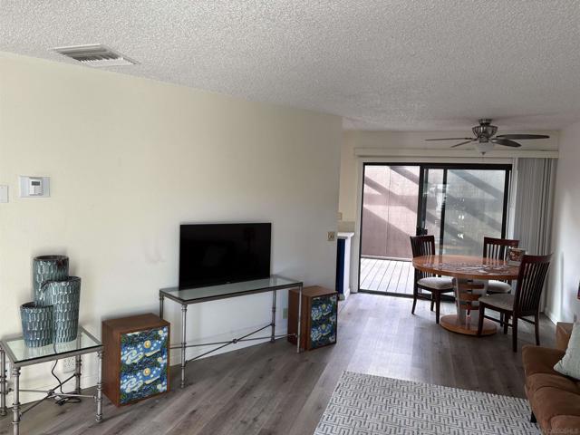 3823 Caminito Litoral, San Diego CA: https://media.crmls.org/mediaz/6a14db4a-6cac-4f41-b449-0b2400263d91.jpg