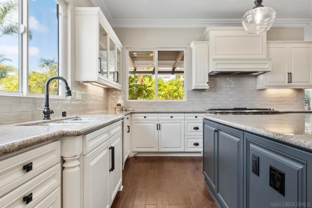 10263 Winecreek Ct, San Diego CA: https://media.crmls.org/mediaz/6a14e799-32a7-4cad-a212-b805d2a03bb8.jpg