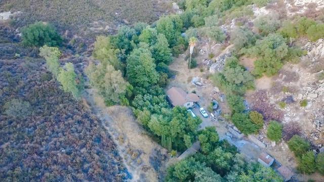 19360 Camino Vista Rd., Ramona CA: https://media.crmls.org/mediaz/6a156a70-9bc5-4dfd-bde6-240a9d9148fa.jpg