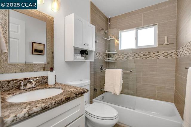 2006 Rainier Drive, Martinez CA: https://media.crmls.org/mediaz/6a15fc4e-e8bd-43b0-9c7f-c06084a86dc7.jpg