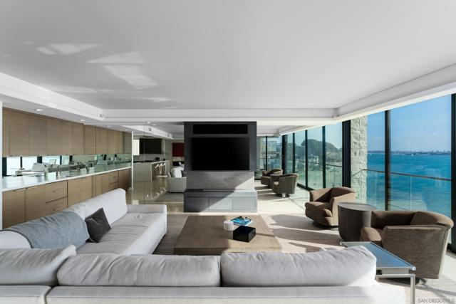 3860 Riviera Dr, San Diego CA: https://media.crmls.org/mediaz/6a160663-294c-4e07-abe7-f4ee6f7f3a50.jpg