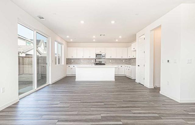 16041 Testarossa Street, Lathrop CA: https://media.crmls.org/mediaz/6a1644ab-e23e-445f-bfad-c62e4920253b.jpg