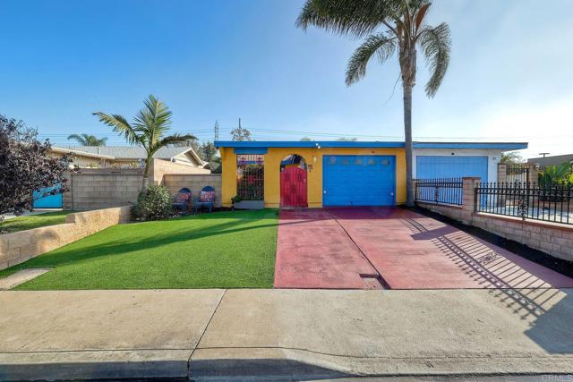 78 Sherwood Street, Chula Vista CA: https://media.crmls.org/mediaz/6a165852-aa99-4ac2-bc9b-0edb25cfeac1.jpg