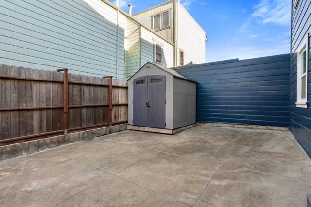 42 Farragut, San Francisco CA: https://media.crmls.org/mediaz/6a171da2-093b-4462-a7c0-3ddd7d6c2ba6.jpg