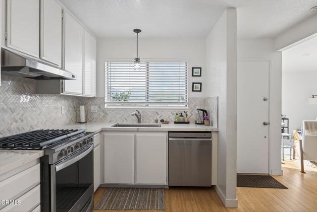 Detail Gallery Image 13 of 18 For 2543 E Harbor Bld #1,  Ventura,  CA 93001 - 2 Beds | 1/1 Baths