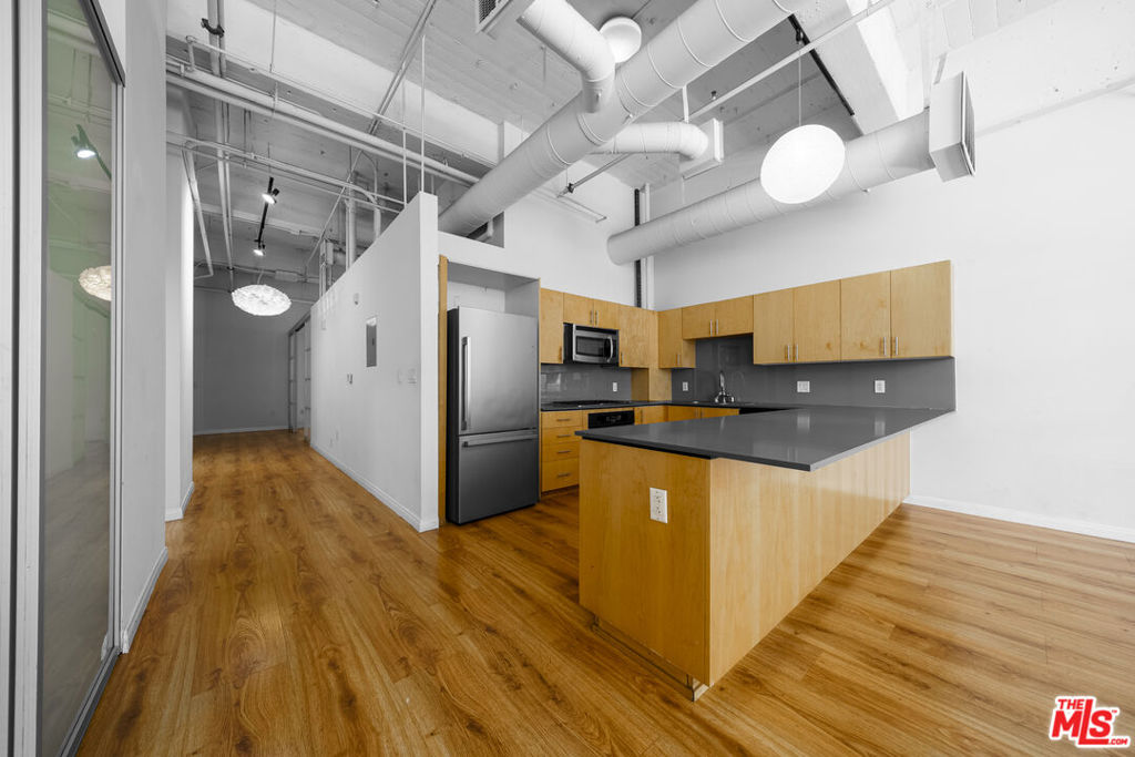 1130 S Flower Street #215