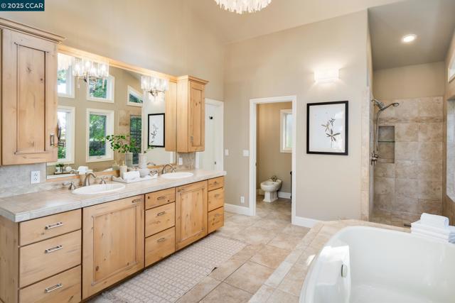 9 Saint Andrews Pl, Alamo CA: https://media.crmls.org/mediaz/6a1820a9-71f1-4967-8088-43de06f29248.jpg