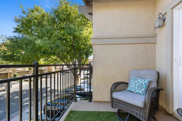 3301 N Park Drive, Sacramento CA: https://media.crmls.org/mediaz/6a192f03-74a3-4b01-800d-4727ac2a86ff.jpg