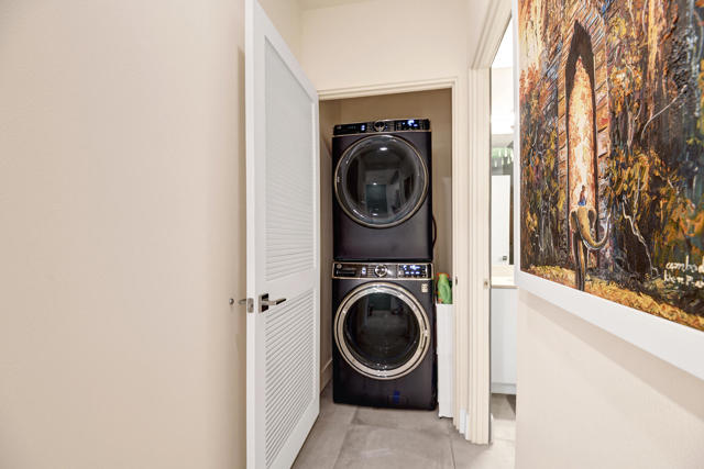 179 The Riv, Palm Springs CA: https://media.crmls.org/mediaz/6a195a62-3fb3-4c42-9c2e-4d46a94e0929.jpg