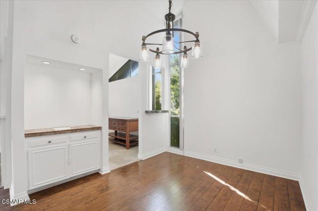 31505 Lindero Canyon Road, Westlake Village CA: https://media.crmls.org/mediaz/6a1964fc-7295-4680-b616-536bdbb9bae2.jpg