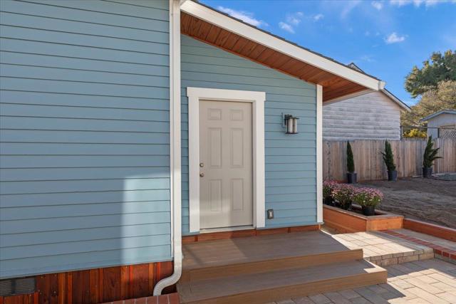 272 Clay Street, Monterey CA: https://media.crmls.org/mediaz/6a1a11a0-6f8e-4f92-8b19-25027e08e614.jpg