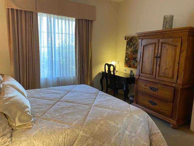 BEEVE - MASTER BEDROOM DESK